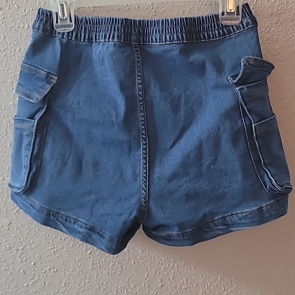 HIGH WAISE DENIM W/ DESIGN POCKETS SHORTS NWT SHEIN - Picture 4 of 5